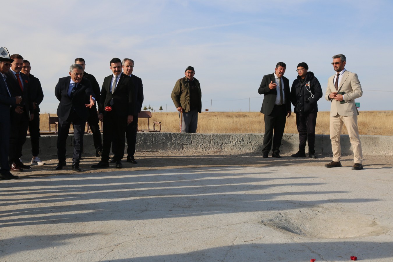 Kırgızlarla aşık atma oyunu oynadı;