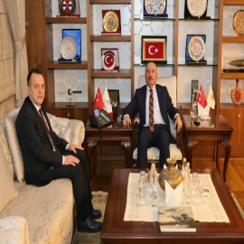 Zonguldak'a atanan müdür, Vali Çalgan'a veda etti