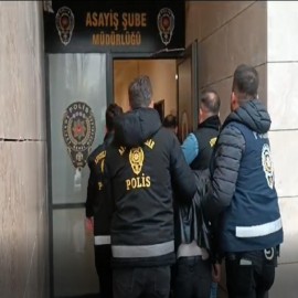 Vali, araba hırsızlarını kıskıvrak yakalayan ekibe teşekkür etti