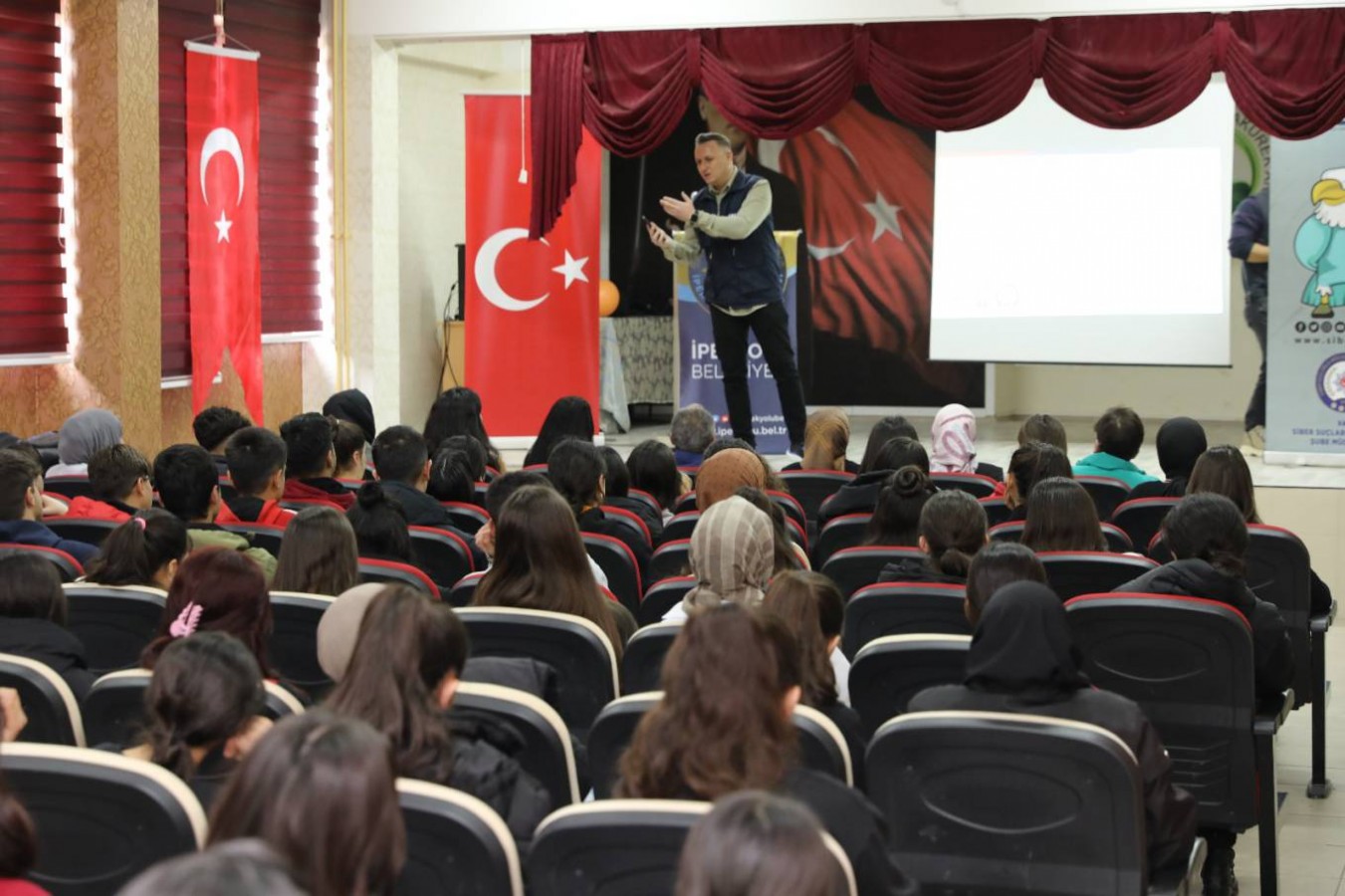 Teknoloji bağımlılığına karşı eğitim verildi;
