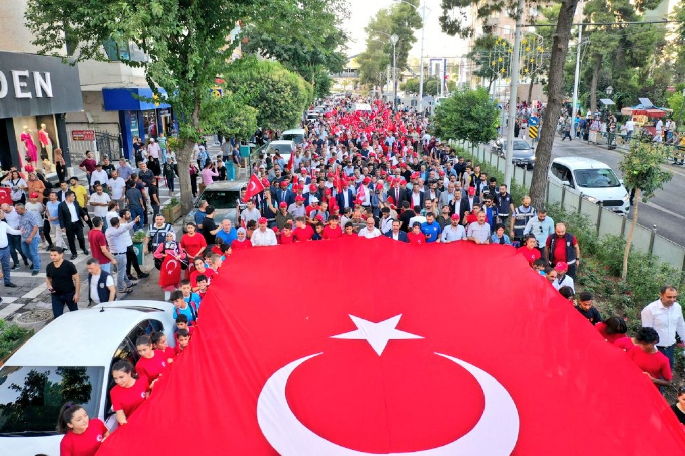 Şanı büyük Şanlıurfa'da '15 Temmuz Demokrasi ve Milli Birlik Günü'