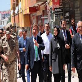 Vali Aydoğdu, Tercan'da vatandaşların talep ve önerileri dinledi