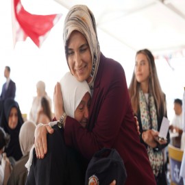 İstanbul Boğazı’nda kahramanlara vefa seyri: Bakan Yardımcısı Yiğitbaşı şehit yakınları ve gazilerle buluştu