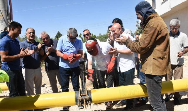 Nusaybin doğalgaz borusunun ilk kaynağını Kaymakam yaptı