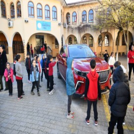 Muğlalı öğrenciler Yerli Malı Haftası'nda TOGG'u inceledi