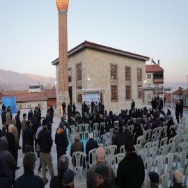 1837 yılında yapılan cami yeniden ibadete açıldı