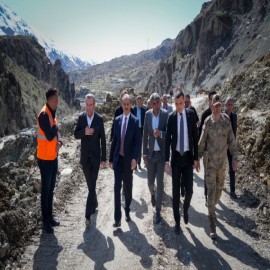 Hakkâri–Van Karayolunda heyelan alarmı