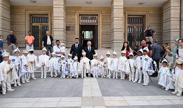 Eskişehir'de 529 yıllık gelenek devam ediyor: ''Çocuklarımızın gözlerindeki mutluluğu görmek bizler için en büyük ödül'';
