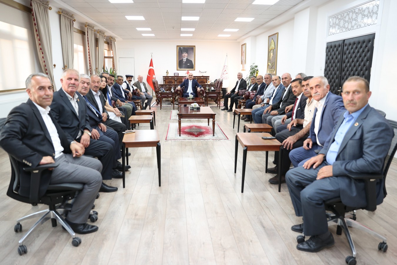Vali Avni Çakır, Kastamonu ve Muş Muhtarlar Heyetini makamında kabul etti
