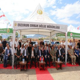 Vali Yardımcısı Ayaz Oltu'da anahtarları teslim etti: "Köylümüz toprağında ürettikçe güçlüdür"