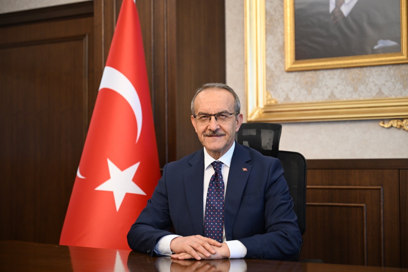 Depremin yıktığı tarihi Valilik Binası yeniden kapılarını açtı;