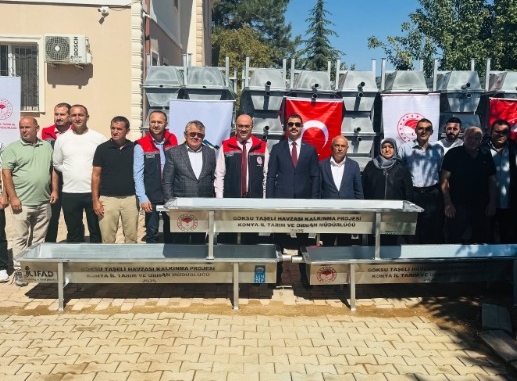 Sürekli sahada olan Kaymakam Bertan, üreticilerin yanında;