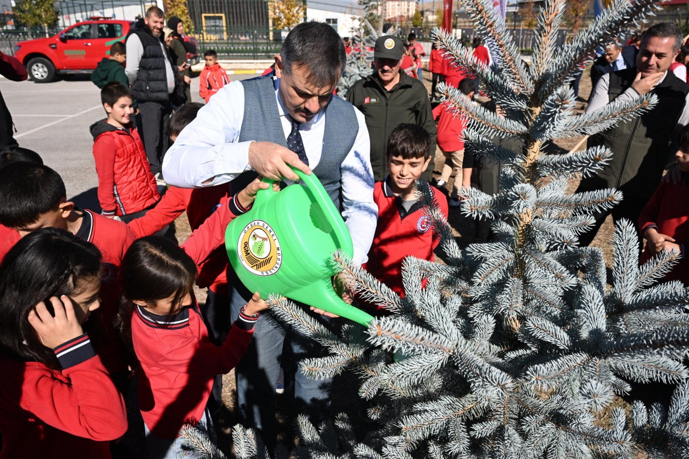 "Toprağa emanet ettiğimiz fidanlar, yarının yeşeren umutları olacak";