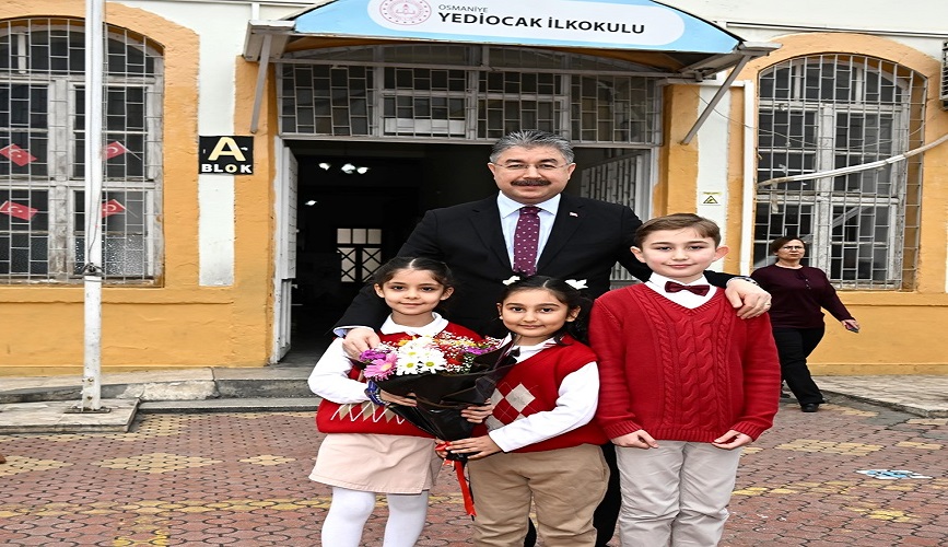 Mektup yazarak kendisini davet eden öğrencileri kırmadı