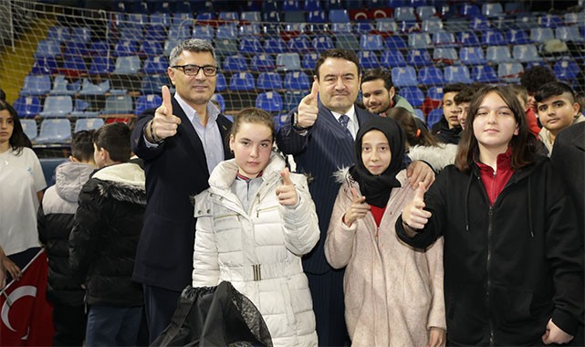 ''Amacımız her mahallede bir spor alanı oluşturmak''