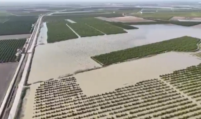 Karataş'ta sel felaketi!