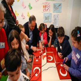 Yalova’da minik eller şanlı bayrağımız için buluştu