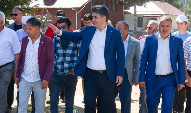 ''Birliğimiz, en büyük gücümüz; kardeşliğimiz, ebedi dirliğimizin teminatıdır'';