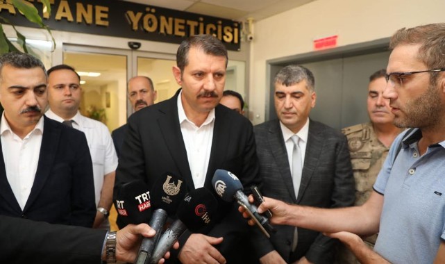 Yaralı askeri hastanede ziyaret etti
