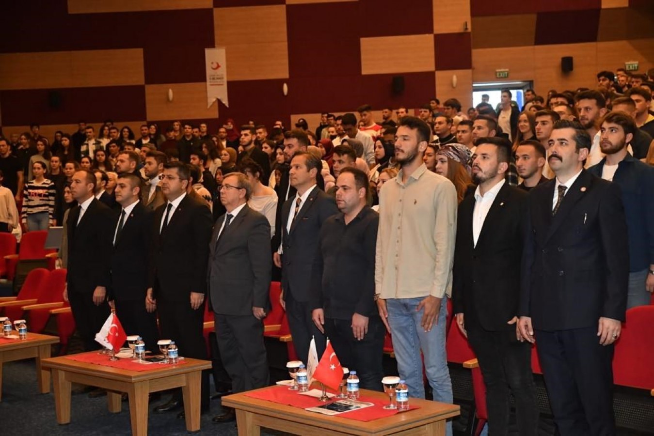 Uluslararası öğrencilere ‘Hoş geldiniz’ dedi;