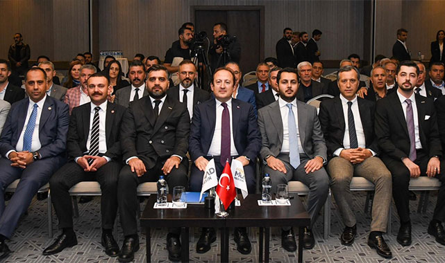 ''Gençler ülkenin gelişim hızını artırıyor''