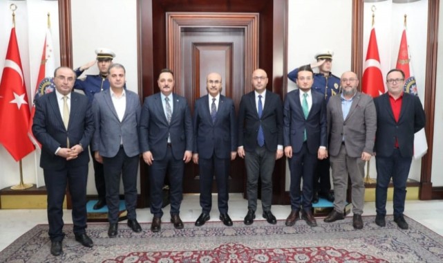 TİMBİR’den gazetecilere trafikte avantaj sağlayan Basın Trafik Kartı için girişim