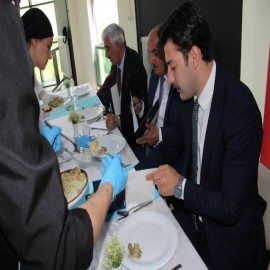 Yemek yarışmasında jüri üyeliği yaptı