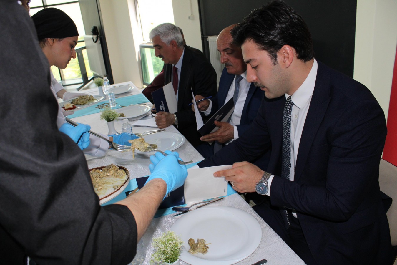 Yemek yarışmasında jüri üyeliği yaptı;