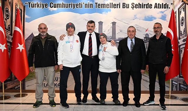 Erzurum'un özel sporcularından iki gümüş, bir bronz madalya!