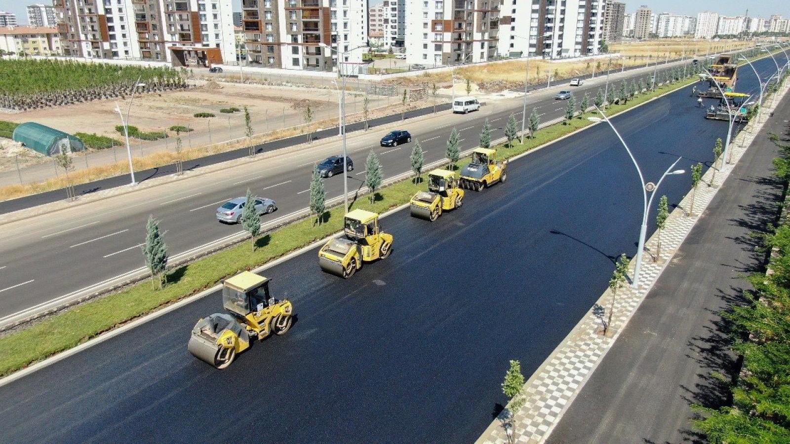 Kayyum belediyeler hem borç ödüyor, hem yatırım yapıyor