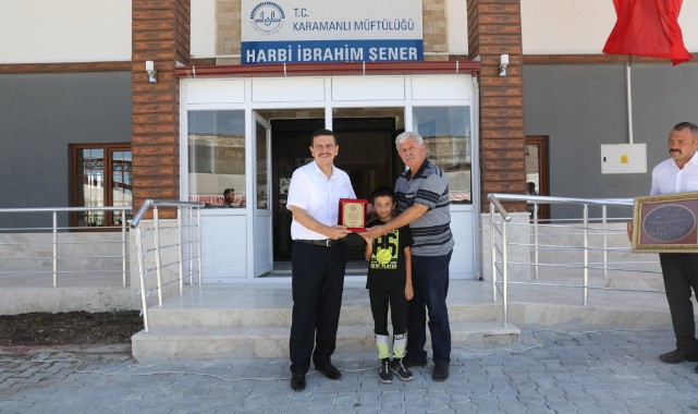 Ölen oğlunun adına cami yaptırdı