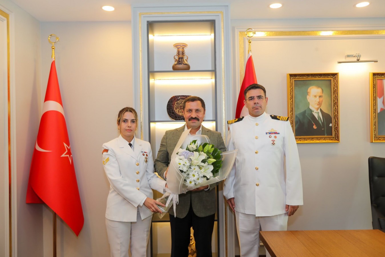"Kahramanlarımız sayesinde mavi sularımızda emniyet içindeyiz"