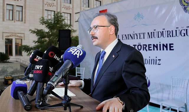 ''Aynı azim ve kararlılıkla hizmet edeceğinize inancım tam'';