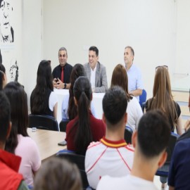 Kaymakam, sınava girecek gençlerle sohbet etti