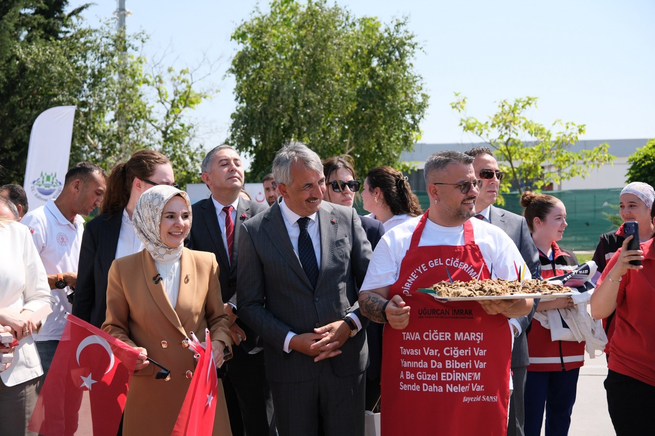 Bakan Göktaş ve Vali Sezer, gurbetçileri Kapıkule'de karşıladı