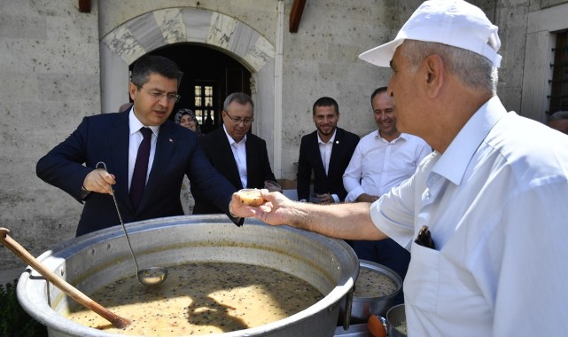 ‘Aşçı Yahya Baba’nın mutfağında imece usulü aşure