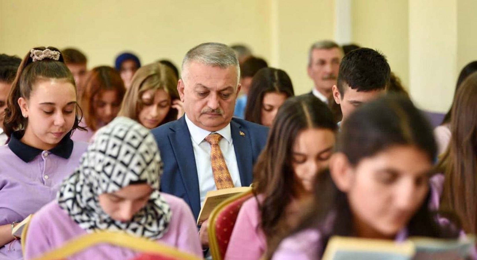 'En iyi dostunuz kitap olsun'