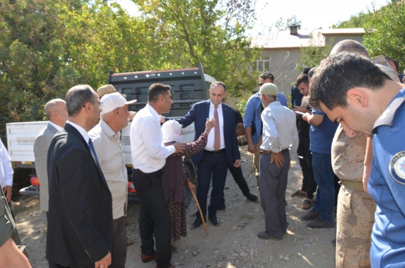 Halkla buluşma toplantısı;