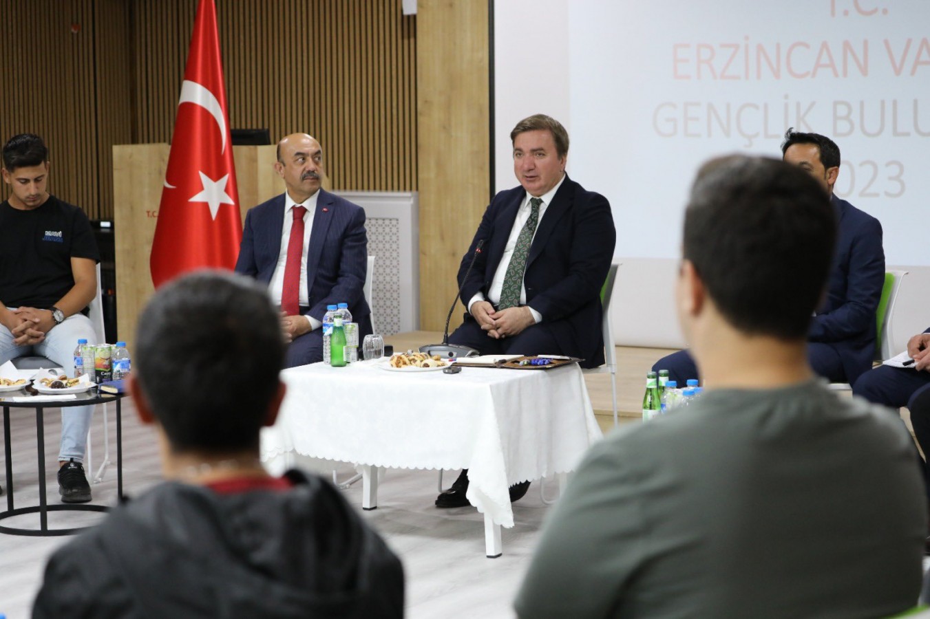“Her zaman aynı hizada ve göz temasında olacağız";