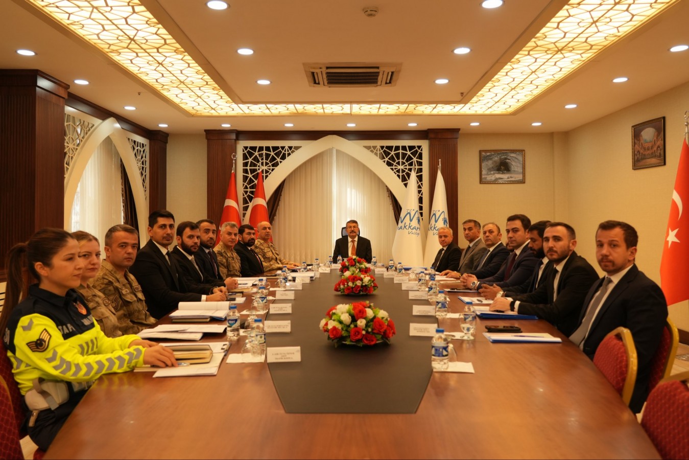 Hakkari'de dolandırıcılar arttı, Validen uyarı geldi;