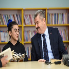 "Uşak’ta kitap da okunur; halı da dokunur"