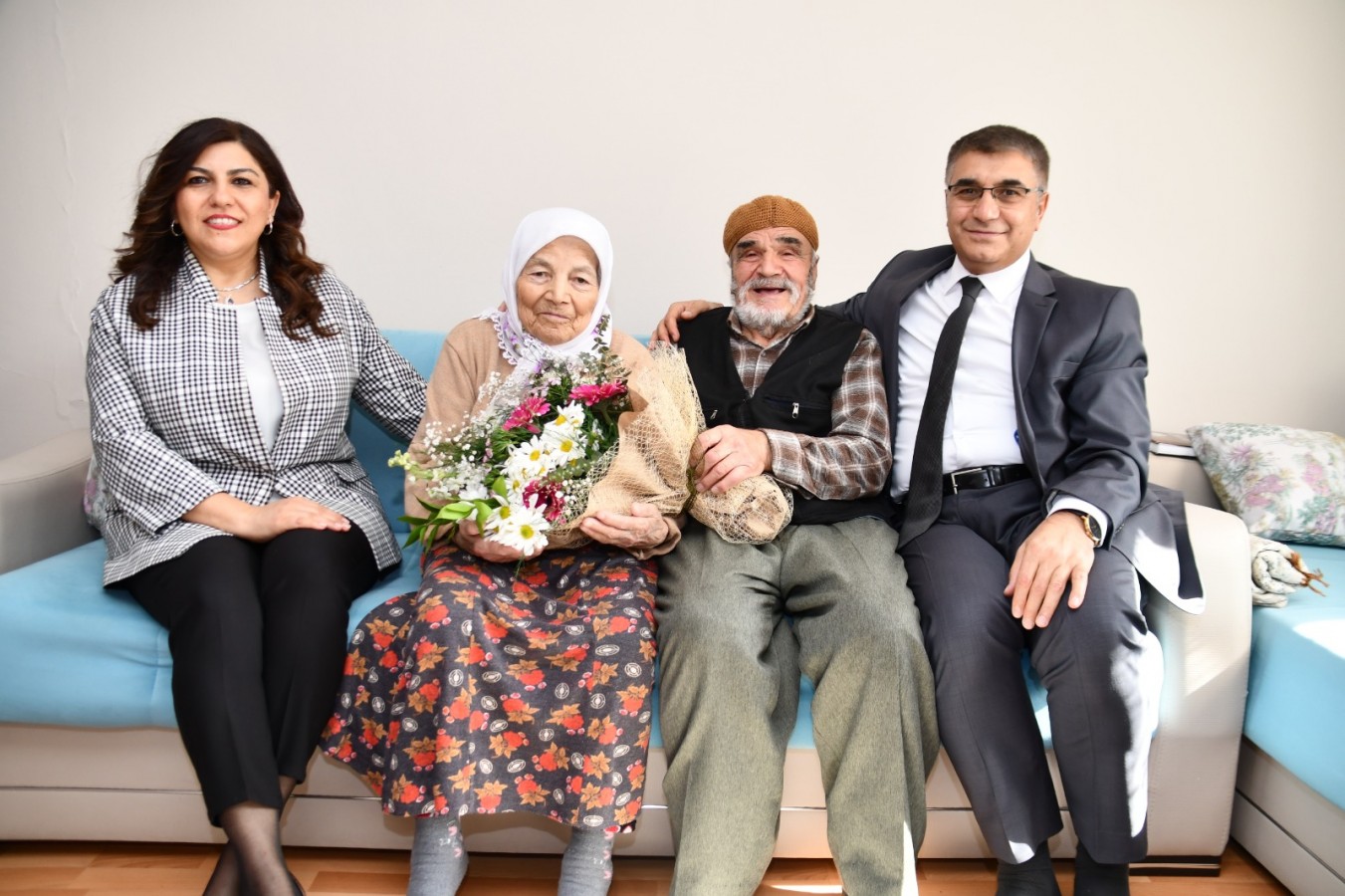 “Asırlık çınarlarımız başımızın tacı”