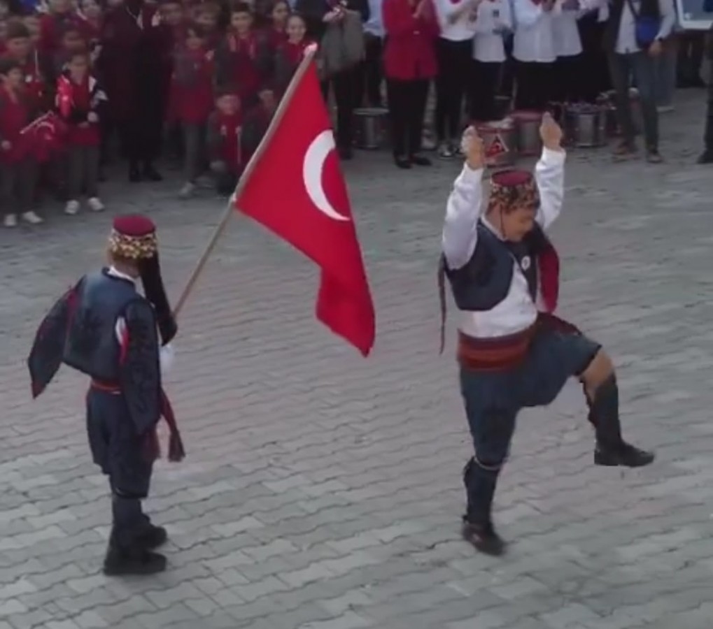 Berkay ve Yasin kardeşlerin videosunu paylaştı