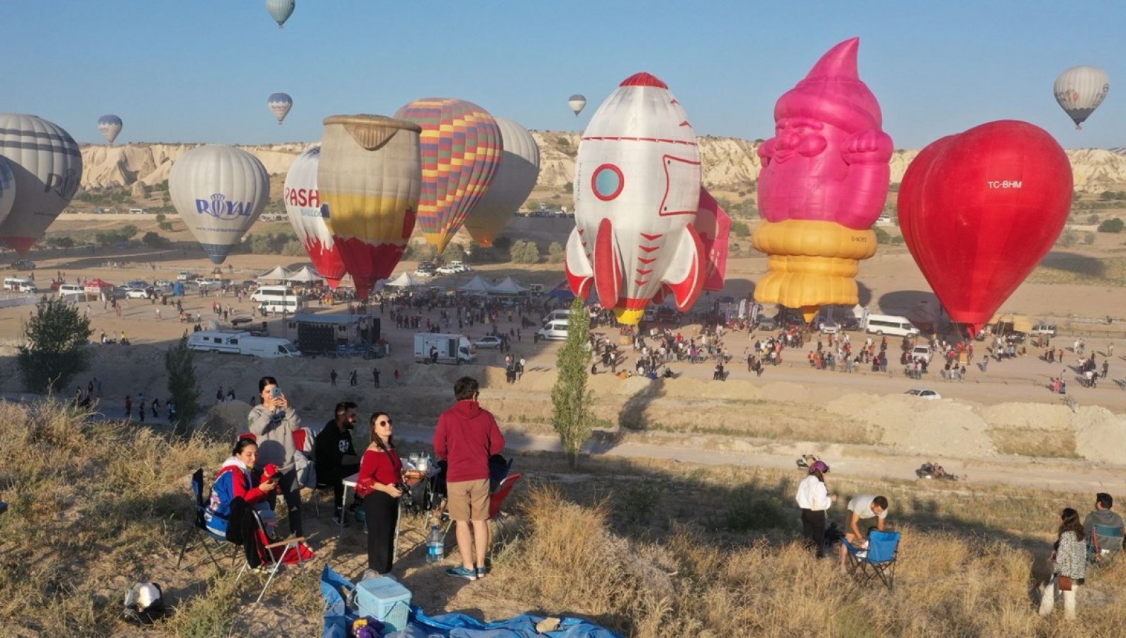 Kapadokya semaları figürlü balonlarla renklendi