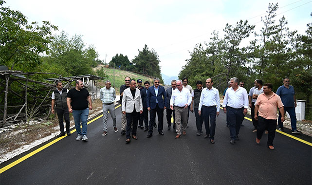 Osmaniye'de köy yolları yenileniyor: ''Yolumuz hem kalitesi hem de konforuyla dikkat çekiyor'';
