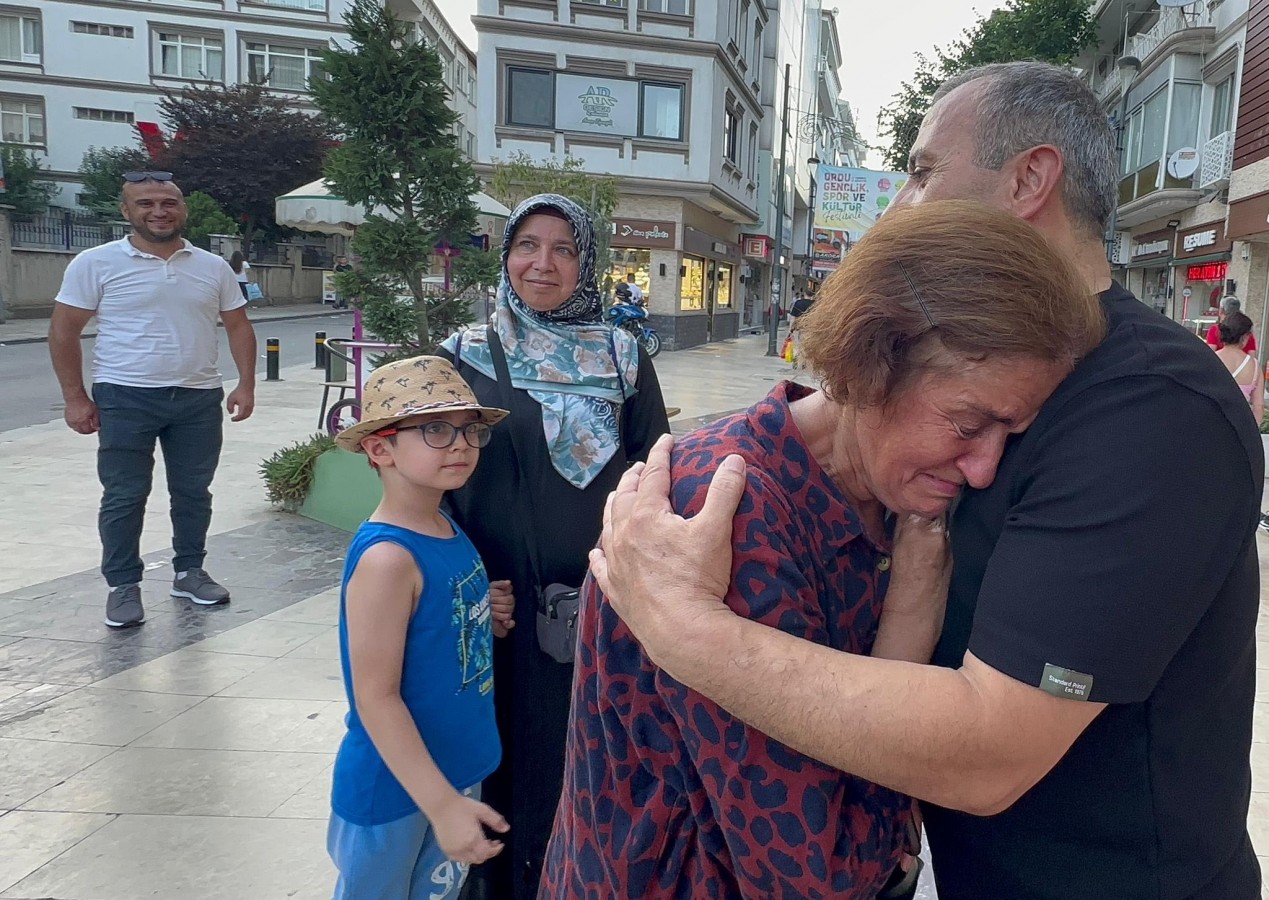 Gözyaşlarıyla Ordu’dan uğurlandı