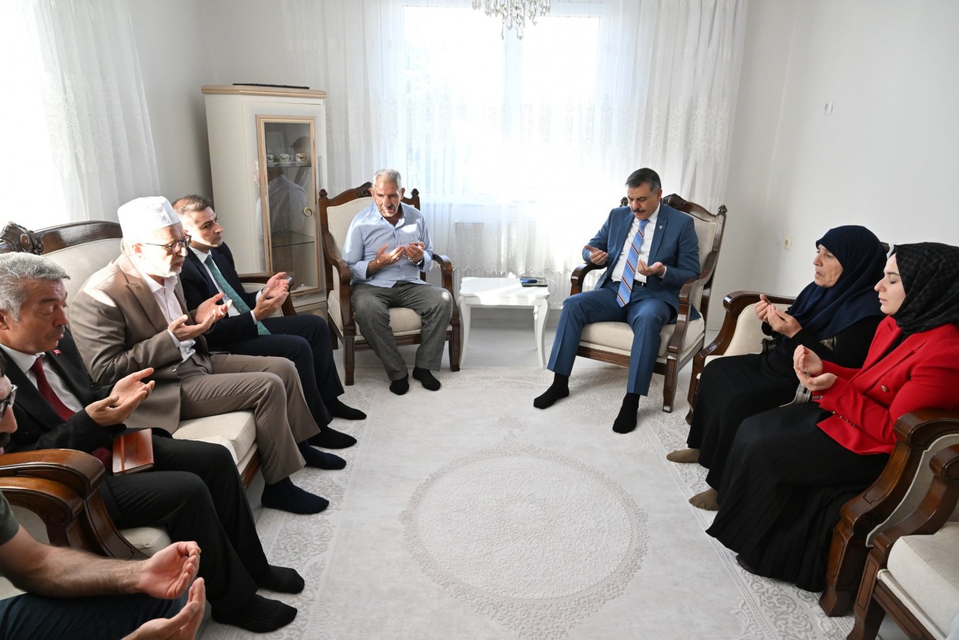 Validen, şehit ailesine vefa;