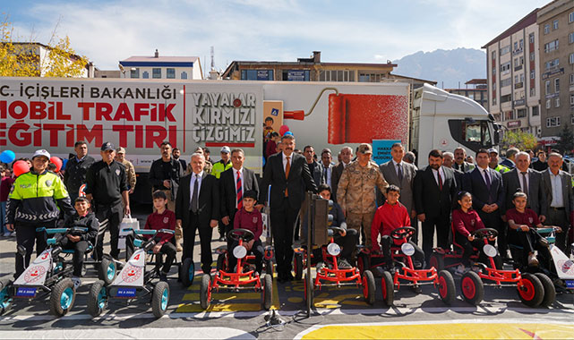 Hakkâri’de öğrencilere uygulamalı trafik eğitimi;