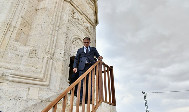 ''Tarihi eserlerimize sahip çıkarak gelecek kuşaklara aktarıyoruz'';