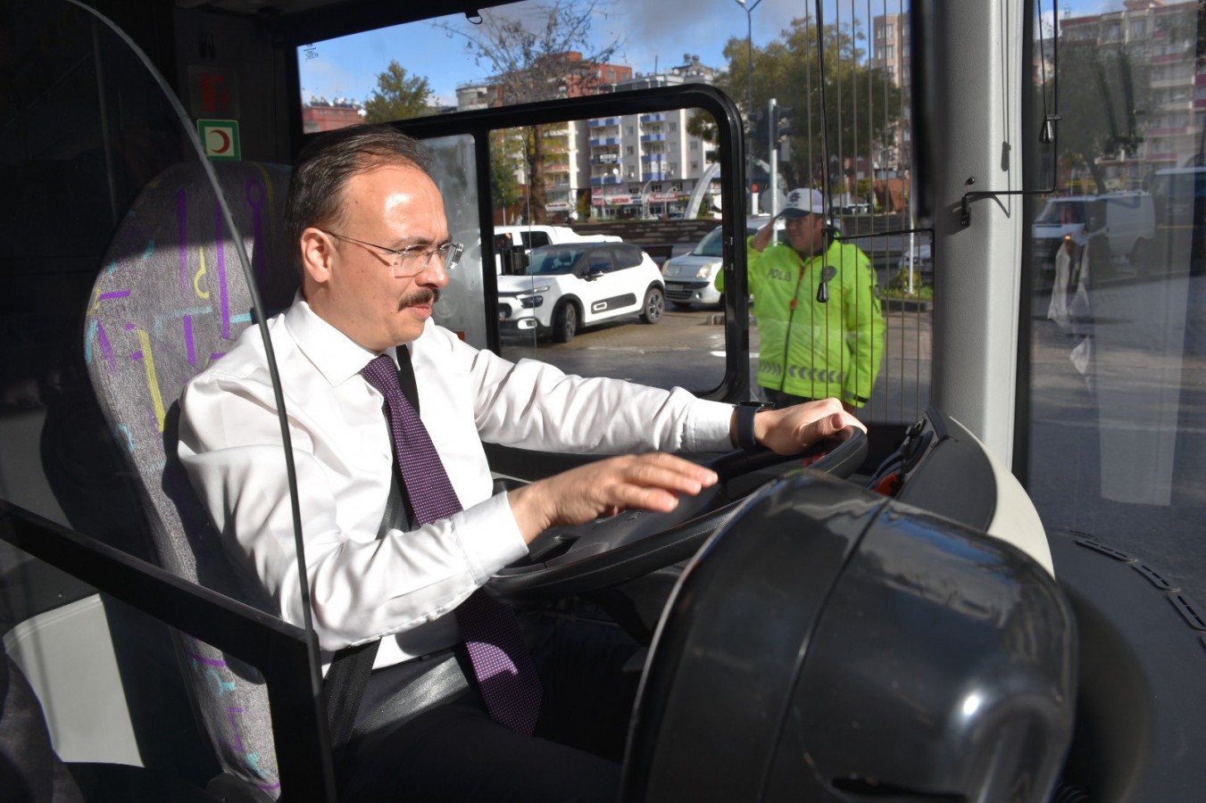 Yeni otobüsle şehir turu;